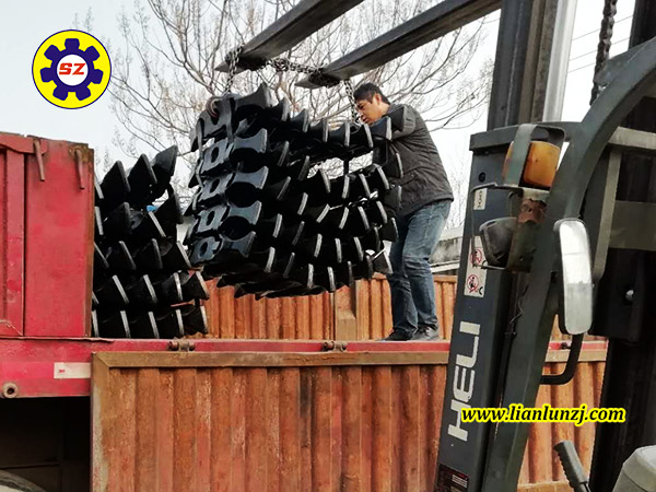 雙志機(jī)械：134S刮板與刮板機(jī)齒規(guī)裝車走貨！